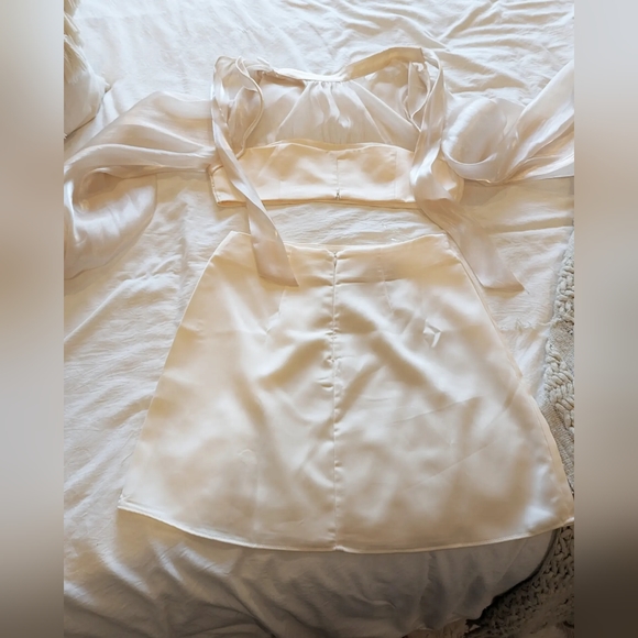 Glamorous Slide split champagne mini skirt and Glamorous Sheer Champagne top. - Picture 6 of 6